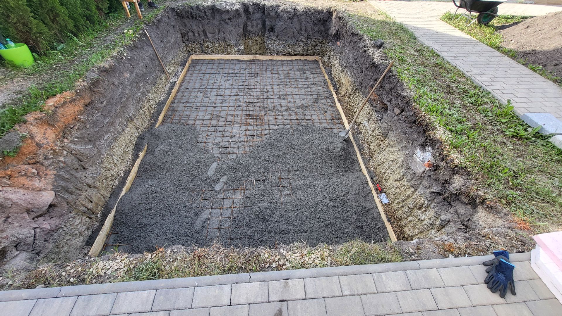 Armování kari sítěmi a betonáž